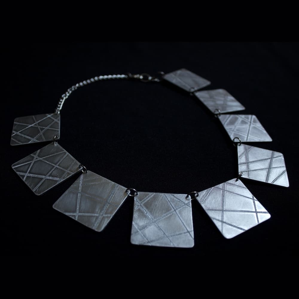 ogrlica, nakit, metal, ručni rad, graviranje