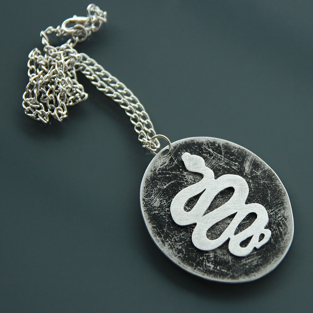 nakit,ogrlica,dar,poklon,ručni rad,metal,poseban,posebno,zmija,moderan nakit